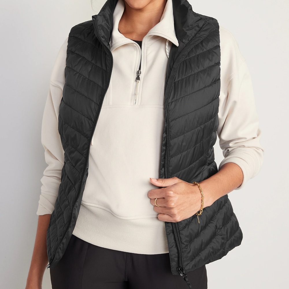 Water-Resistant Narrow-Channel Puffer Vest - Small